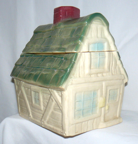 Mccoy brush cookie jar - w-31,